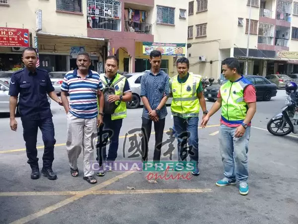 19人命犧牲 換來大檢舉! 隆警拉隊突擊賣私酒商店