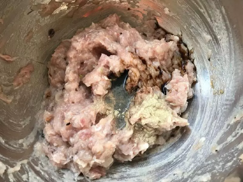 誰說三鮮水餃用韭菜才鮮美?用它調餡,鮮香四溢,比韭菜好吃10倍
