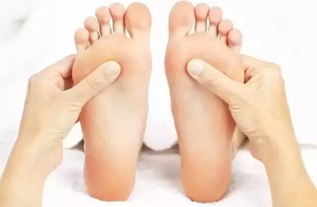 一次雙腳拍打,勝過十次泡腳,在秋冬更需要!