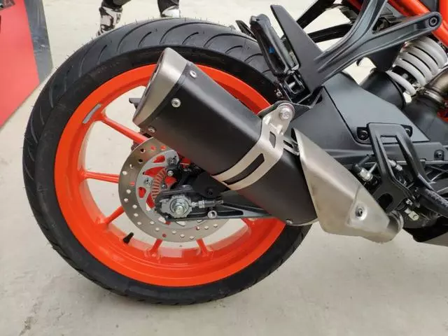 多項升級鞏固小排量仿賽霸主地位,售價50980元全新KTM RC390國內發布!