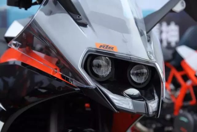 多項升級鞏固小排量仿賽霸主地位,售價50980元全新KTM RC390國內發布!