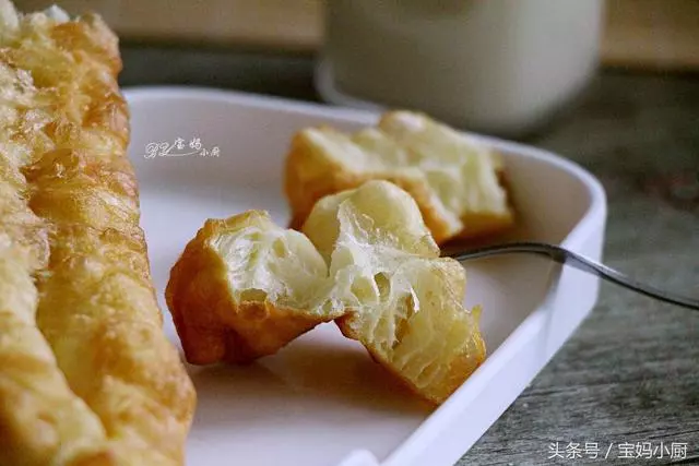 我炸油條不用發麵,放一天都不皮,家人吃了好幾年都不夠 !