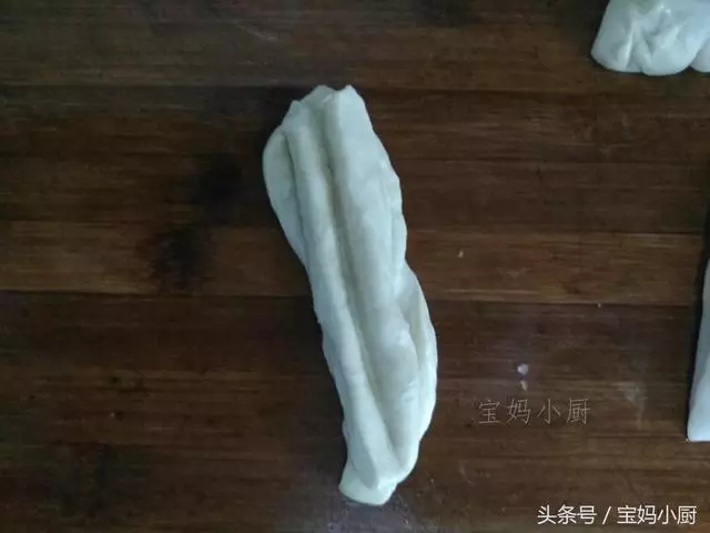 我炸油條不用發麵,放一天都不皮,家人吃了好幾年都不夠 !