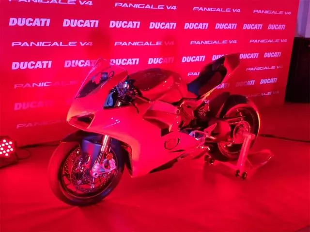 售價23.7萬起,好騎又智能的杜卡迪,Panigale V4系列國內正式發布!