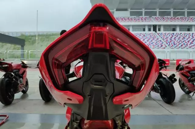 售價23.7萬起,好騎又智能的杜卡迪,Panigale V4系列國內正式發布!