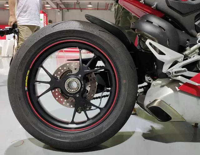 售價23.7萬起,好騎又智能的杜卡迪,Panigale V4系列國內正式發布!