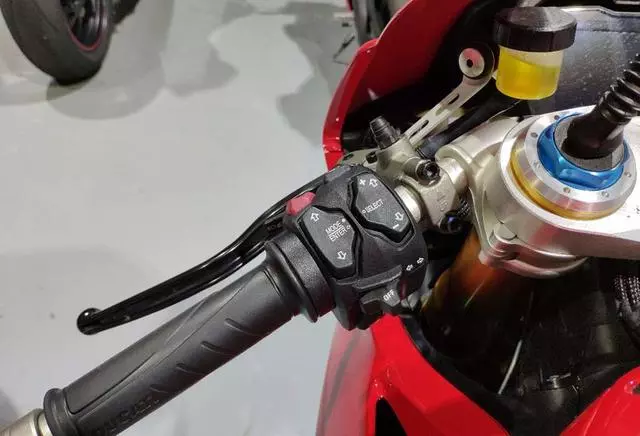 售價23.7萬起,好騎又智能的杜卡迪,Panigale V4系列國內正式發布!