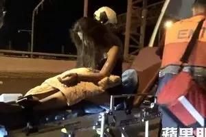 遮棚螺絲生鏽斷裂 華裔裝修工人直墜樓底