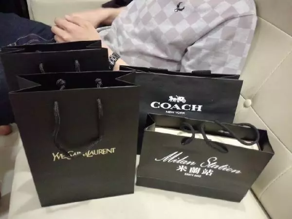【劈腿不是最可怕的,最可怕的是劈腿還吃軟飯的!】漂亮女友包吃包住還送禮物驚喜 結果從監視器看到讓她崩潰的畫面…