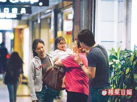 王識賢當年「娶酒店小姐」和母斷絕媽媽還詛咒懷孕媳婦「母女死在手術台上」結婚13年如今 -