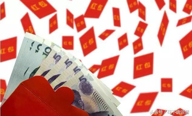 去還弟弟的5萬塊錢,弟媳盛情招待,送了盒月餅,打開後姐姐淚目