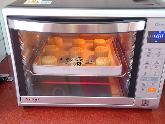 中秋節月餅這樣做,口口酥軟、蛋黃油潤起沙,比披薩美味