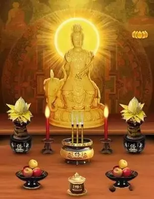 男子半夜回家,打開門突然發現觀音菩薩現身