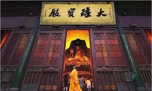 在家誦經就好了,不用去寺廟,這樣對嗎?