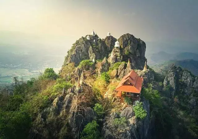 中國最險的6大寺廟,絕壁上佇立千百年,最後一座至今無人登臨