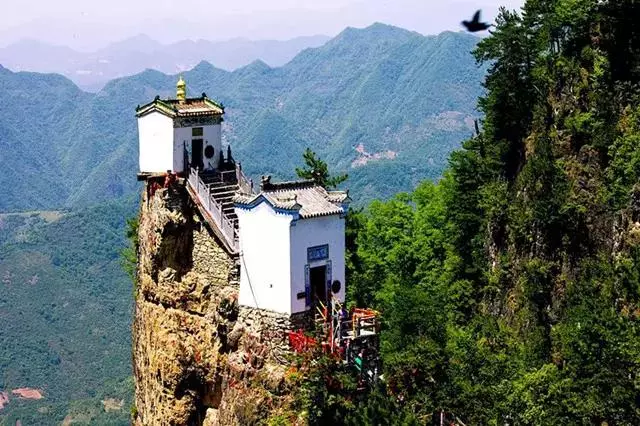 中國最險的6大寺廟,絕壁上佇立千百年,最後一座至今無人登臨