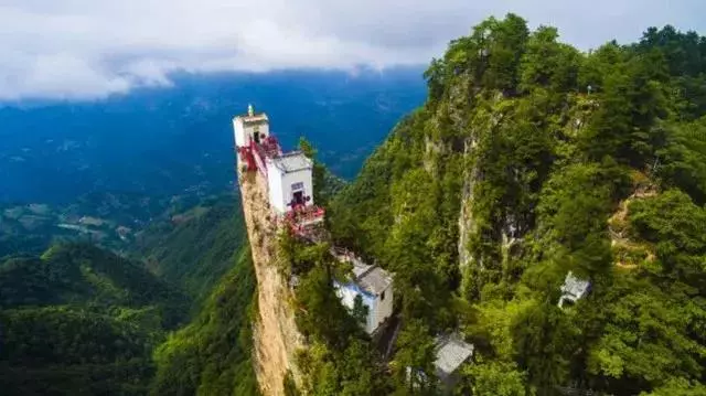 中國最險的6大寺廟,絕壁上佇立千百年,最後一座至今無人登臨