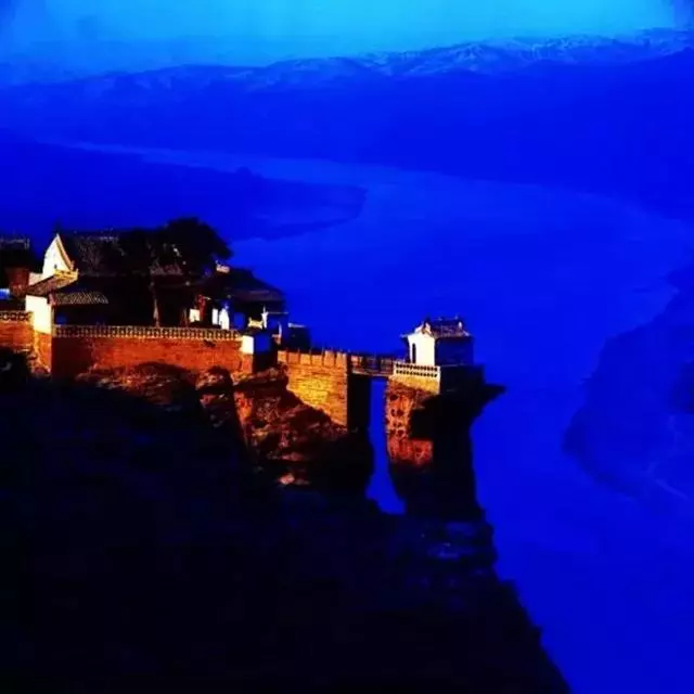 中國最險的6大寺廟,絕壁上佇立千百年,最後一座至今無人登臨