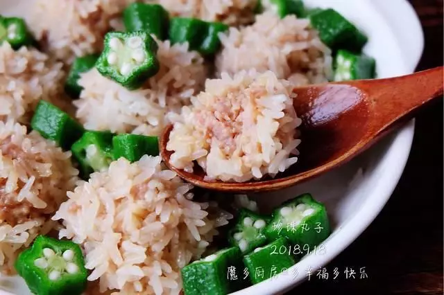 肉餡拌上蓮藕做成餡,簡單一蒸健康又美味,中秋家宴必備家常菜!