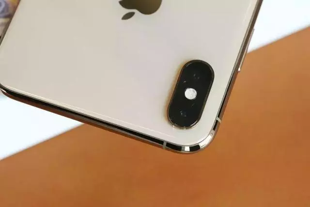 12799元iPhone Xs Max土豪金國行體驗!中國人最吃的套路它全占?