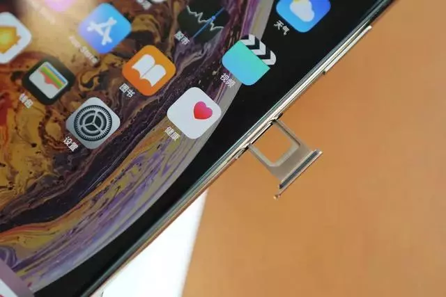 12799元iPhone Xs Max土豪金國行體驗!中國人最吃的套路它全占?