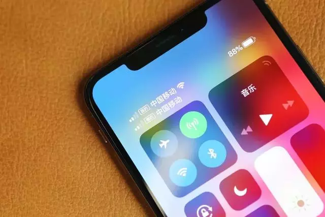 12799元iPhone Xs Max土豪金國行體驗!中國人最吃的套路它全占?