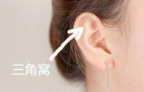 每天按耳朵的效果,居然能媲美刮痧、艾灸?耳部按摩手法學起來!