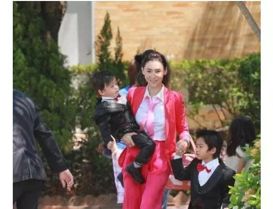 謝霆鋒與王菲只戀愛不結婚,不是因為張柏芝,劉嘉玲道出真相!
