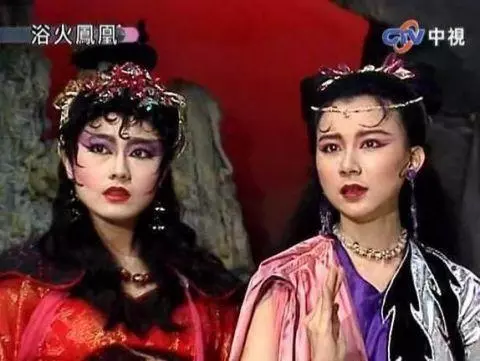她顏值不輸蕭薔,曾兩度嫁入豪門後凈身出戶,如今54歲成這樣!