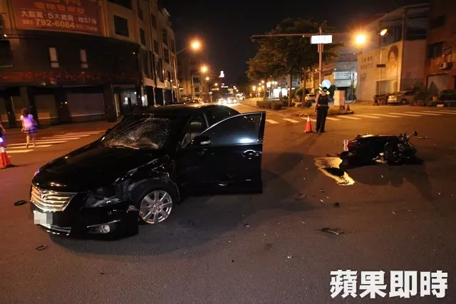 醉騎士路口突衝出 女駕駛剎不住撞斷他腿 -