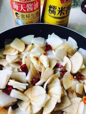 白蘿蔔片這樣腌,實在太好吃了,拿肉都不換,做法簡單,菜鳥級別 ~