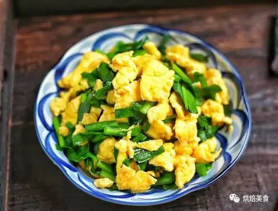 韭菜炒雞蛋,到底先炒韭菜、還是先炒雞蛋?
