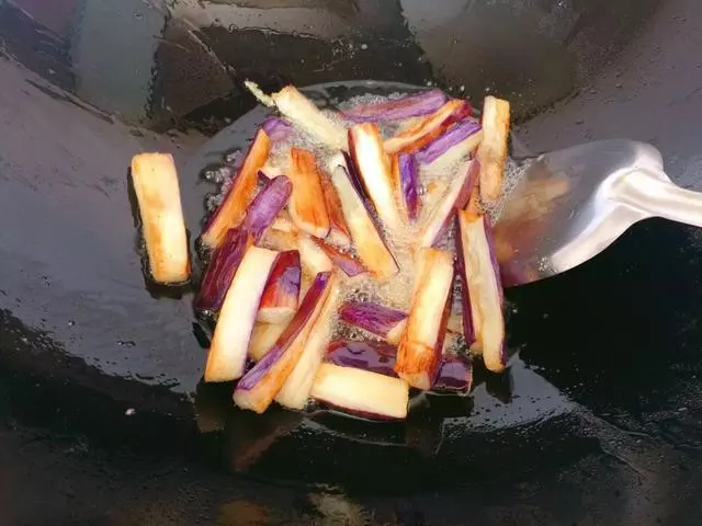 同樣是肉末茄子,為什麼我這碗就特別好吃?