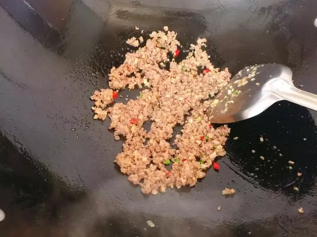 同樣是肉末茄子,為什麼我這碗就特別好吃?