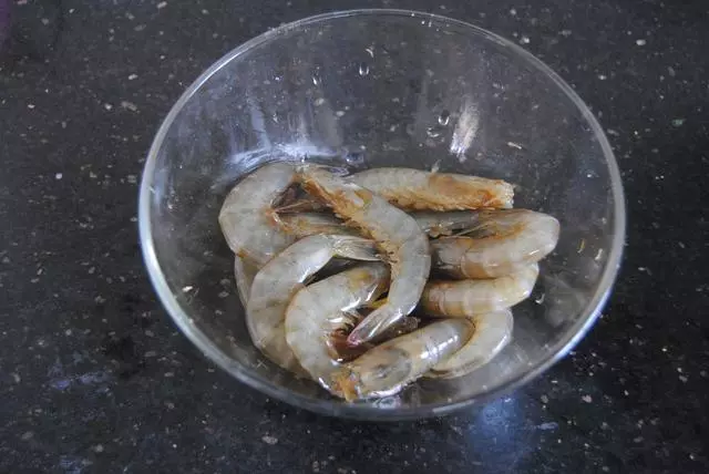 這才是蝦最好吃的做法,外酥里嫩,兩口一隻好吃到停不下來 !