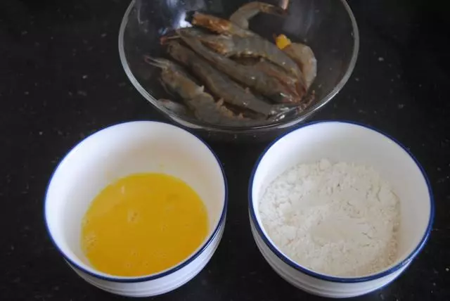 這才是蝦最好吃的做法,外酥里嫩,兩口一隻好吃到停不下來 !