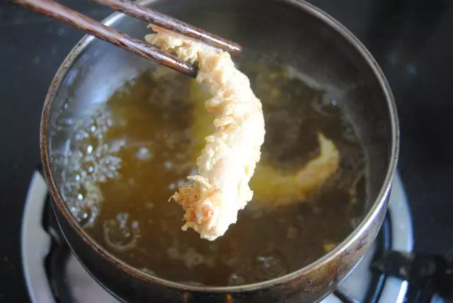 這才是蝦最好吃的做法,外酥里嫩,兩口一隻好吃到停不下來 !