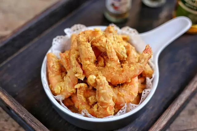 這才是蝦最好吃的做法,外酥里嫩,兩口一隻好吃到停不下來 !