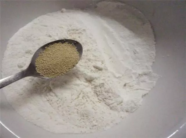 半碗糯米粉,半斤豆沙餡,簡單一炸,酥脆可口,比炸丸子好吃!