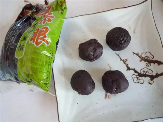 半碗糯米粉,半斤豆沙餡,簡單一炸,酥脆可口,比炸丸子好吃!