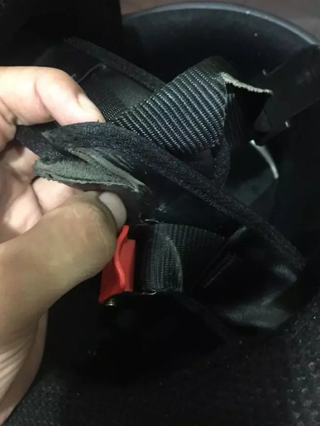 【網友:頸項差點被割斷!】不法之徒在Gombak轉彎處綁魚線,男網友經過被割傷脖子!