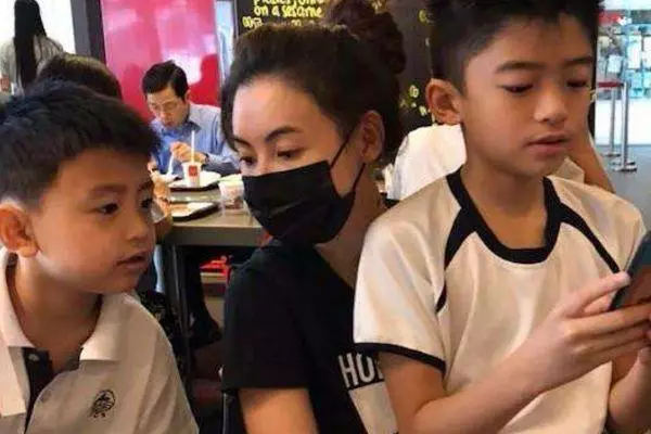 張柏芝這幾張照片,謝霆鋒不敢看陳冠希沒臉看,網友:我們天天看!
