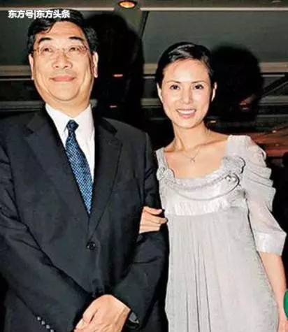 她是最美神仙姐姐,前男友破產她拚命還債無怨無悔,還清後被拋棄!