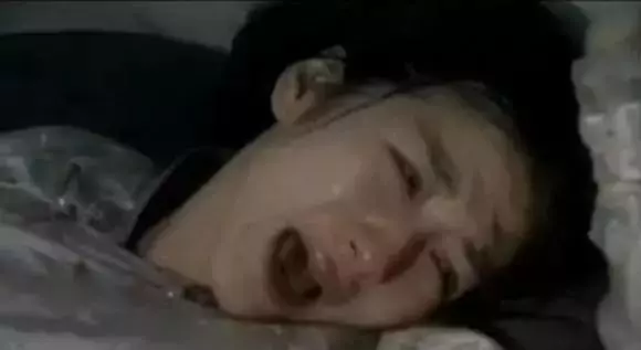 女星生孩子表情,楊冪享受,楊穎搞笑,圖4實在太真實!