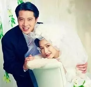 當紅時退出娛樂圈,三個女兒卻來之不易,如今二女兒比她曾經還紅!