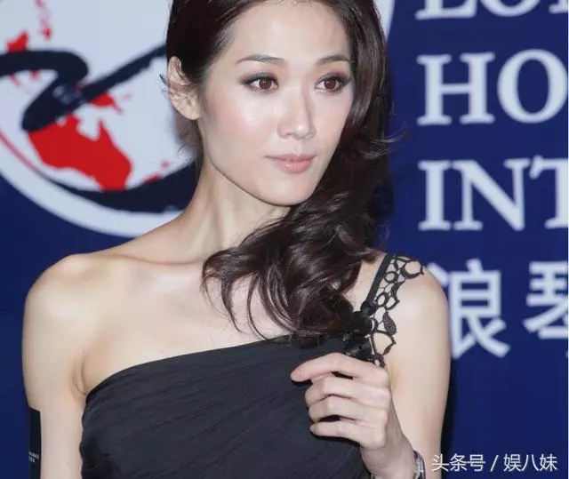 38歲的港姐季軍轉型做了國際模特,TVB高層後悔當年放棄她