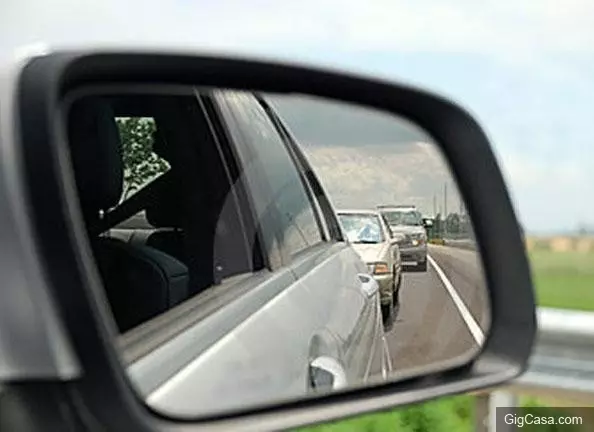 突然剎車失靈是用手剎車減速嗎? 很多人都做錯了。。。