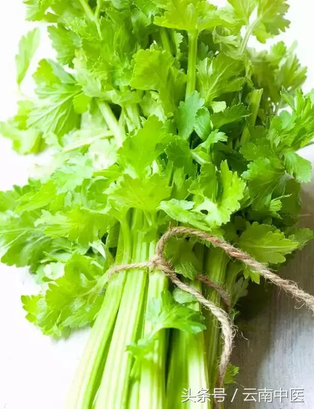 如果身上有這4個「信號」要小心了, 說明你的血太黏了!