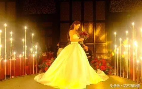 我二胎又生兒子,婆婆送五百紅包,聽到她和弟媳對話,我如墜冰窖