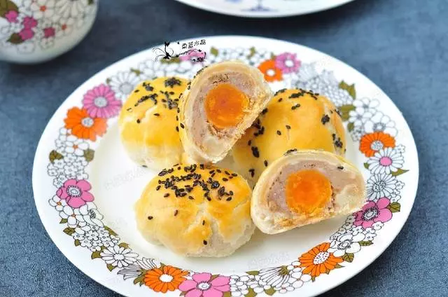 中秋節的月餅吃的人牙疼,換成鹹的好開胃~